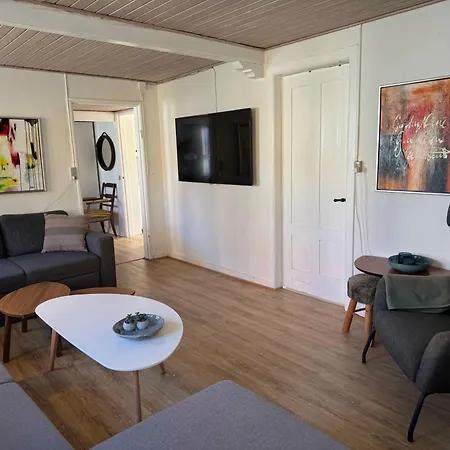 Idyllic Townhouse With Private Garden * Allinge-Sandvig