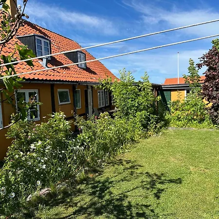Idyllic Townhouse With Private Garden Villa *