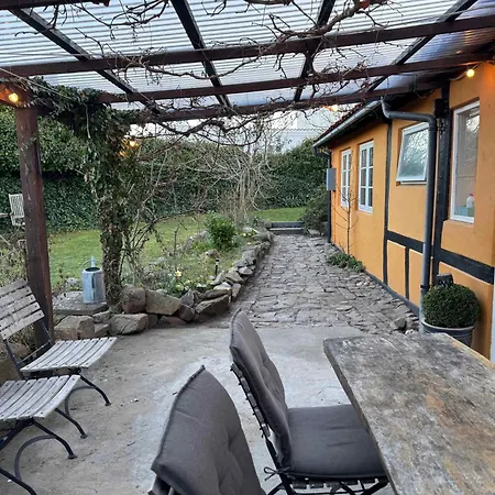 Villa Idyllic Townhouse With Private Garden *