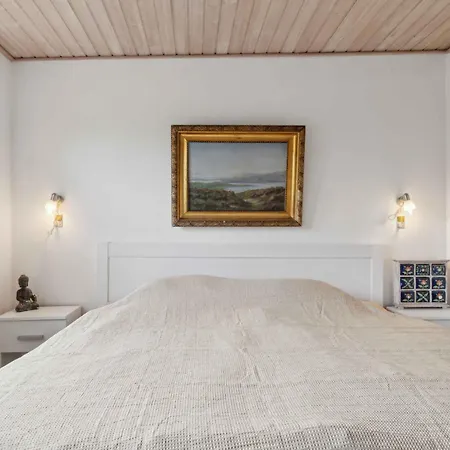 Idyllic Townhouse With Private Garden Villa *