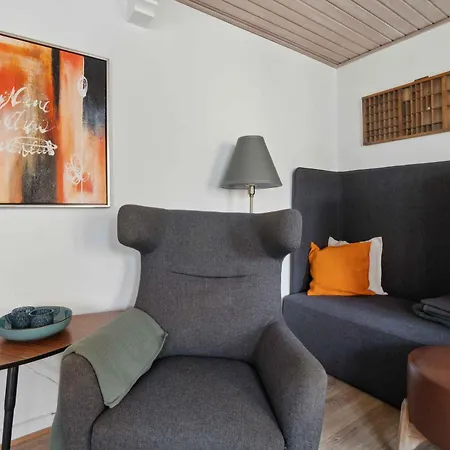 Idyllic Townhouse With Private Garden * Allinge-Sandvig